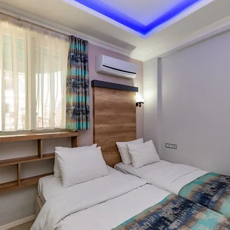 Linda Expo Palace Otel 2*